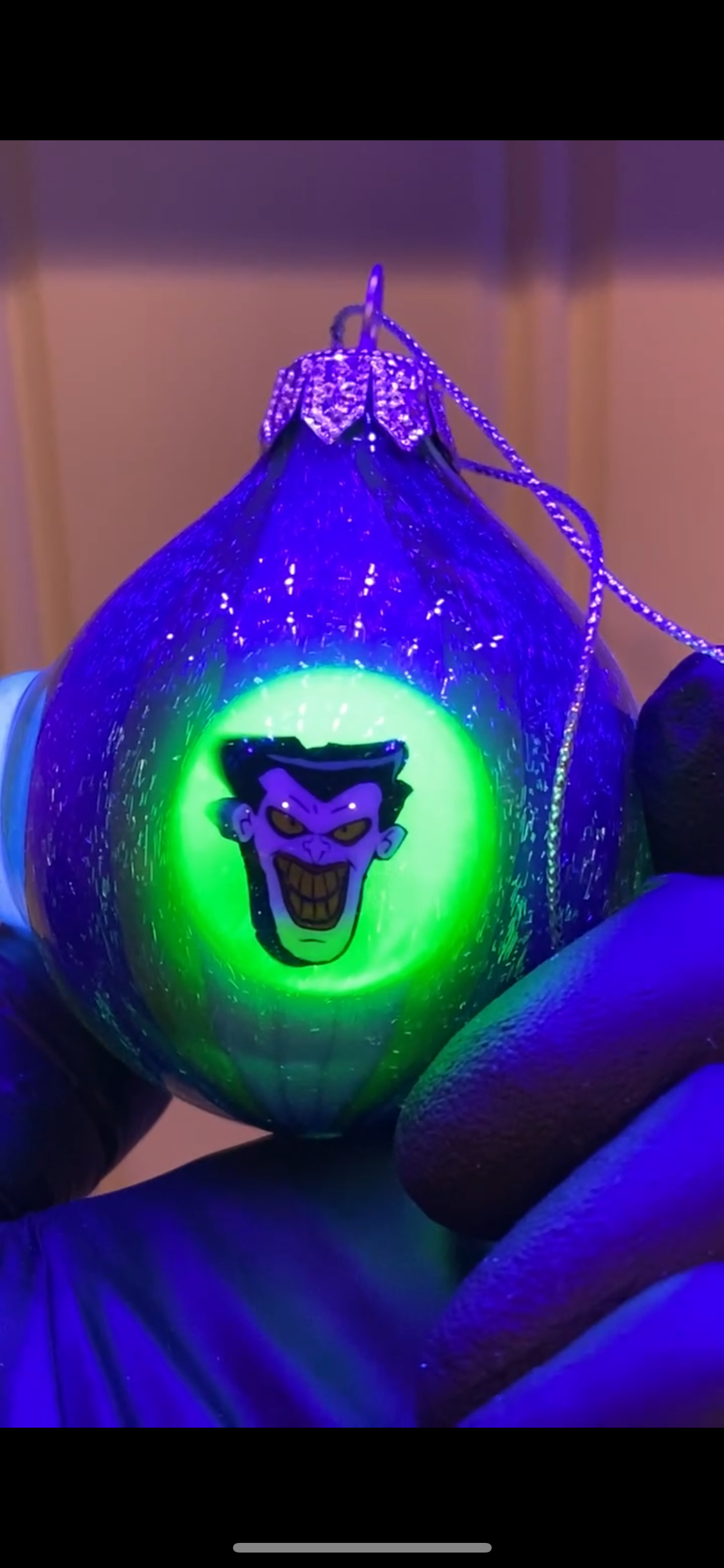 Batman v Joker Dichro UV Ornament