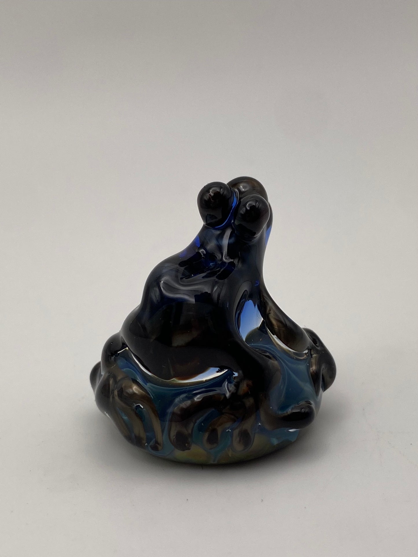 Toad on Small Rock - Electrum/blue