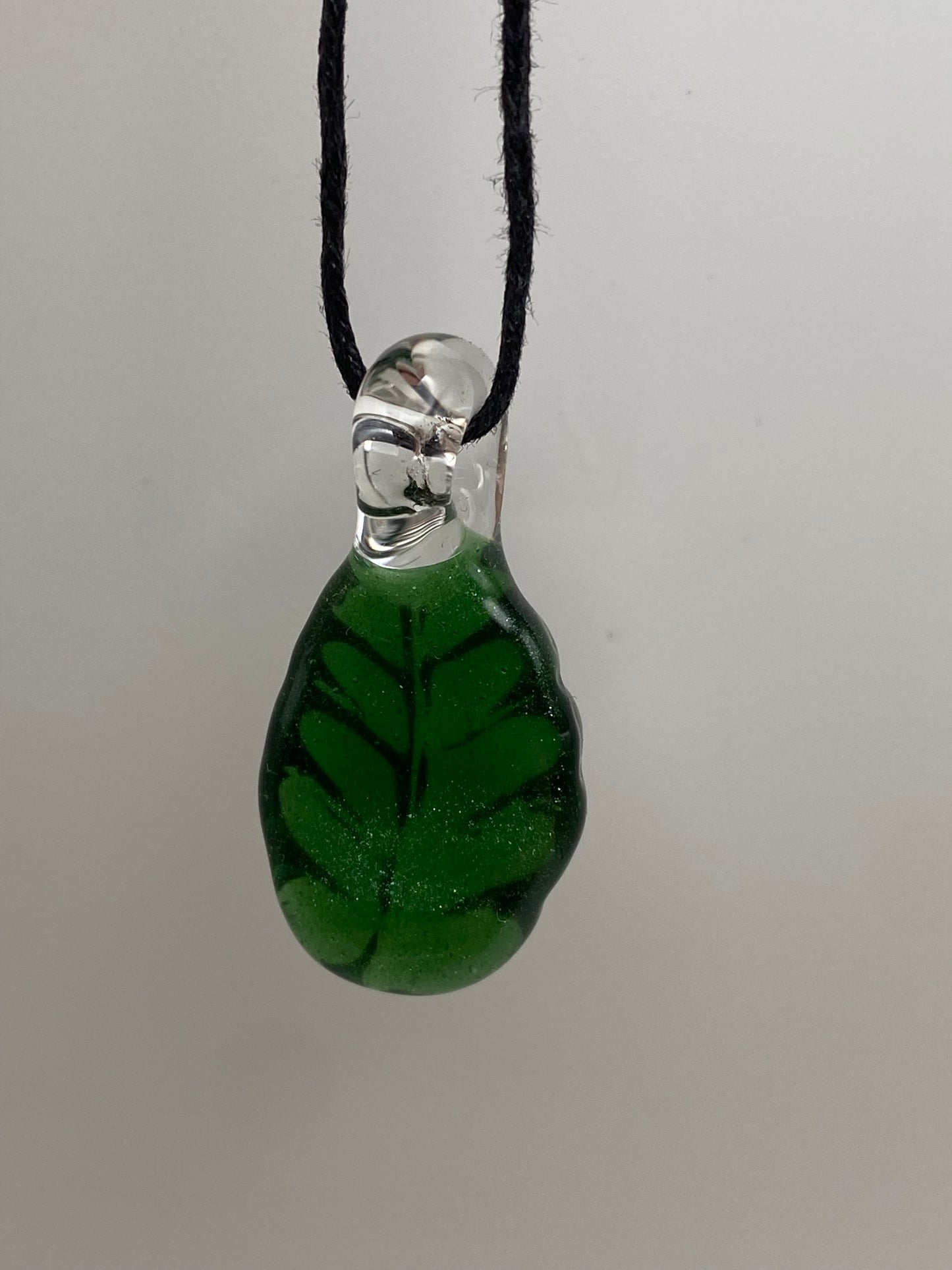 Leaf Pendant - Green Stardust