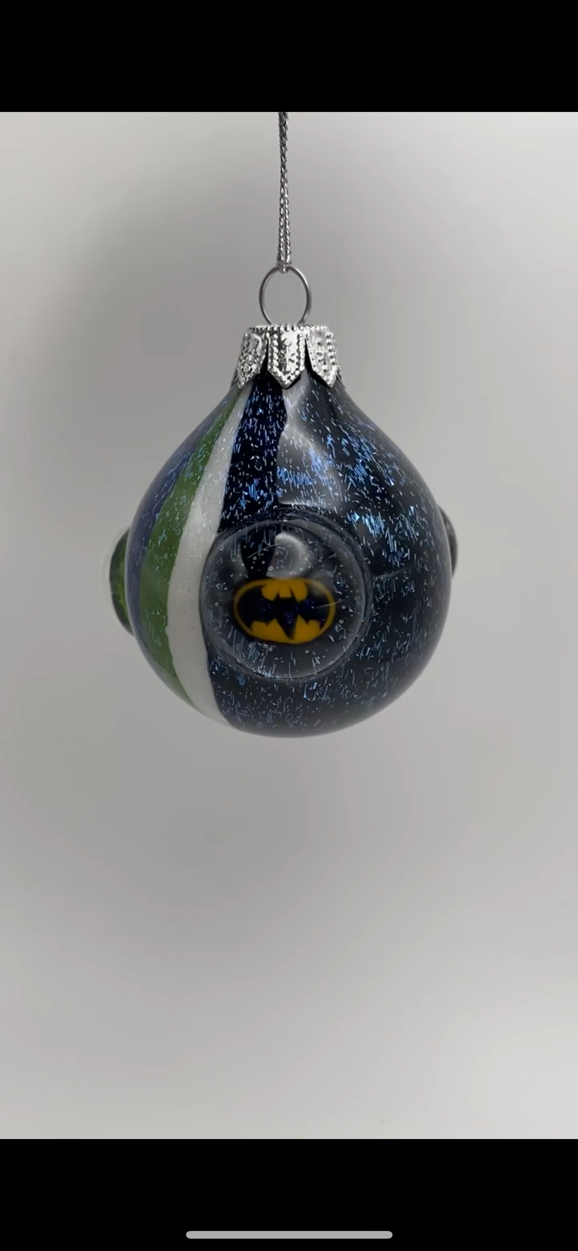 Batman v Joker Dichro UV Ornament