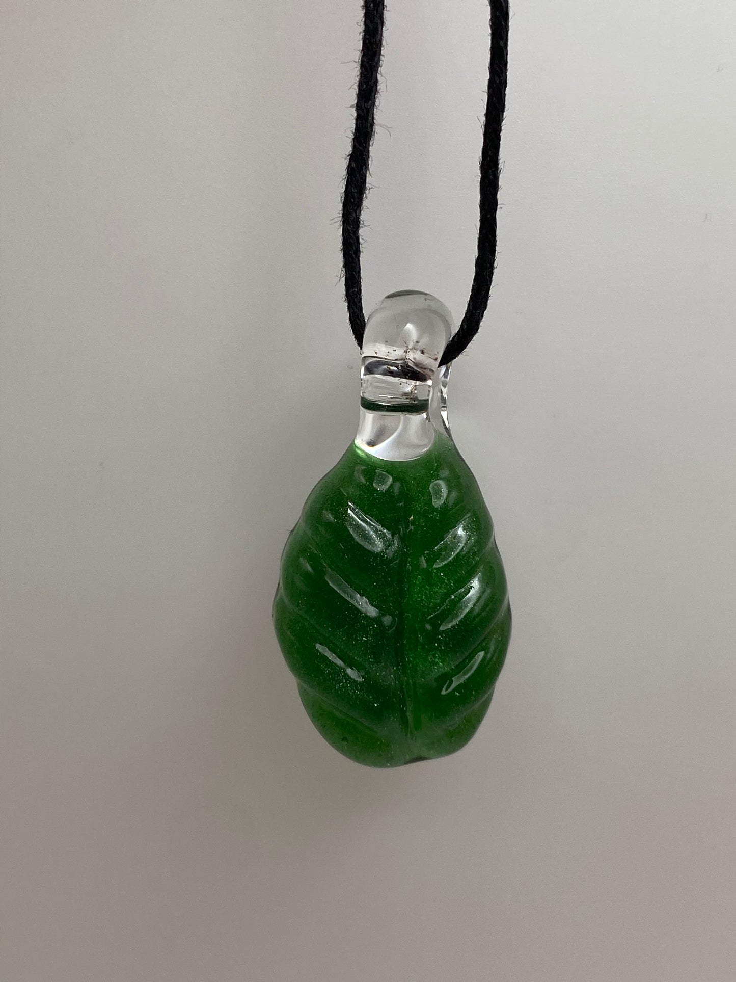 Leaf Pendant - Green Stardust