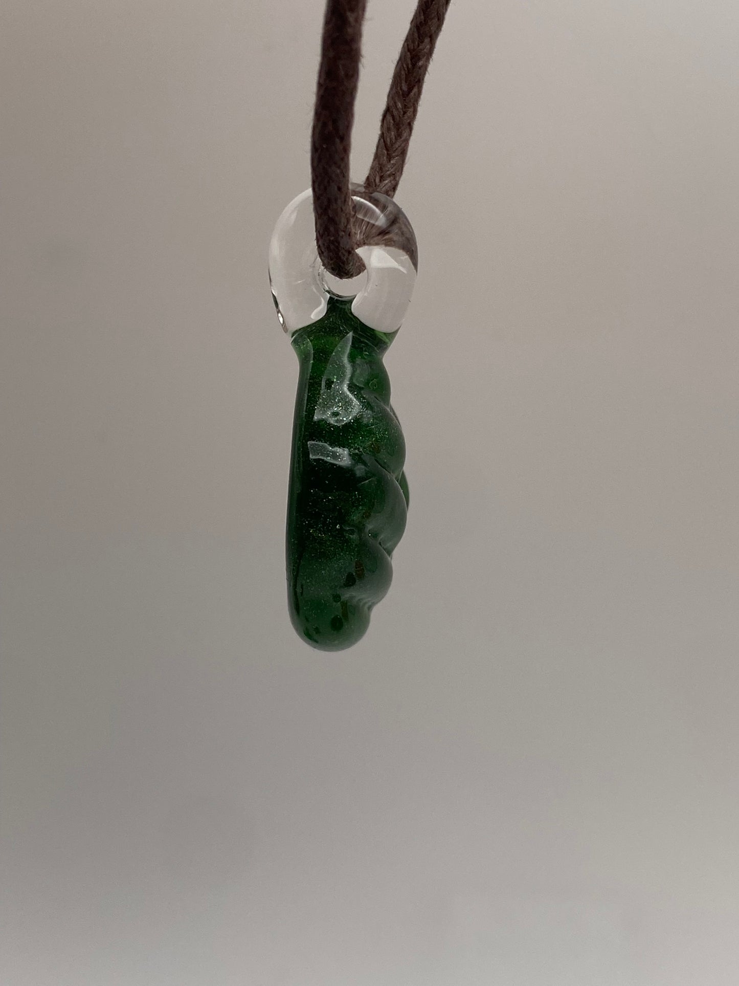 Leaf Pendant - Green Stardust - 2