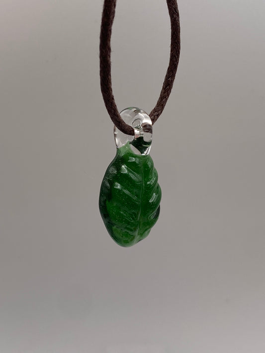 Leaf Pendant - Green Stardust - 1