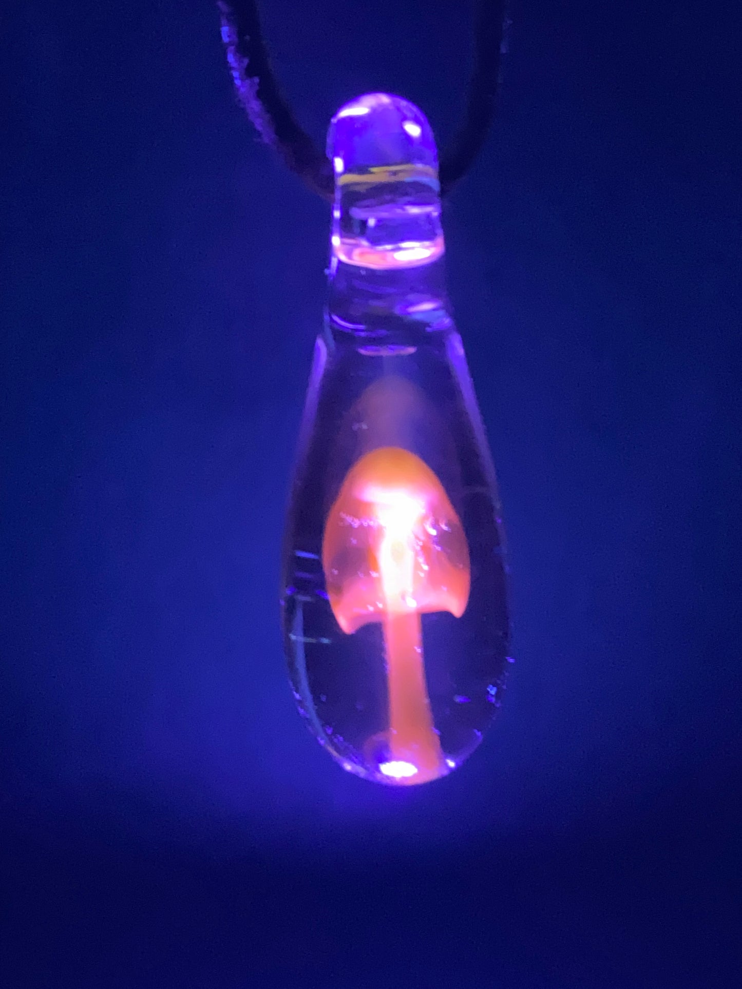 UV Mushroom Pendant - Tangie w/ Atomic Kumquat