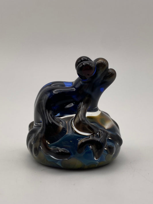 Toad on Small Rock - Electrum/blue